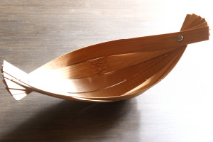 写真:竹片のトレイの完成