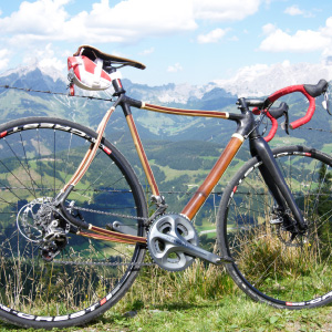 写真:竹製自転車