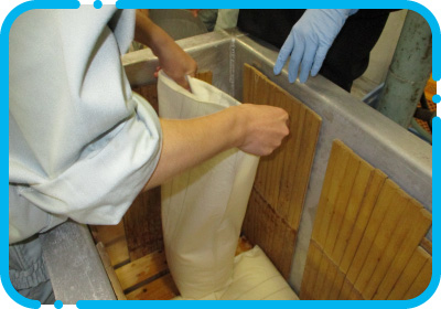 米袋の運搬など力仕事