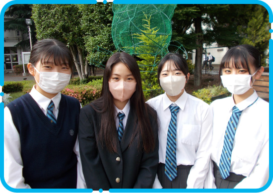 辻侑里さん、梅田伊万里さん、村長花織さん、奈良菜花さん