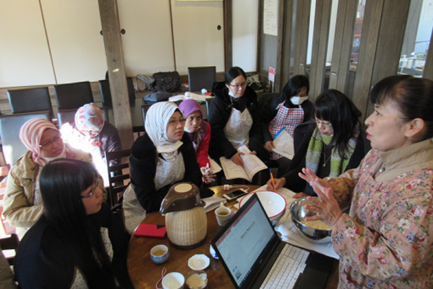 日本の農村生活や郷土料理作りが体験できる外国人向けの研修