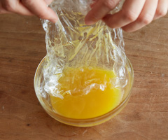 POINT ラップを使い泡を取る