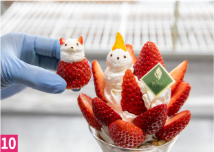 10　生クリームでつくった雪だるまや紀州犬を飾って提供しています