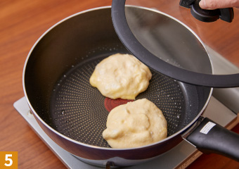 蓋をして、弱火で1分ほど焼く