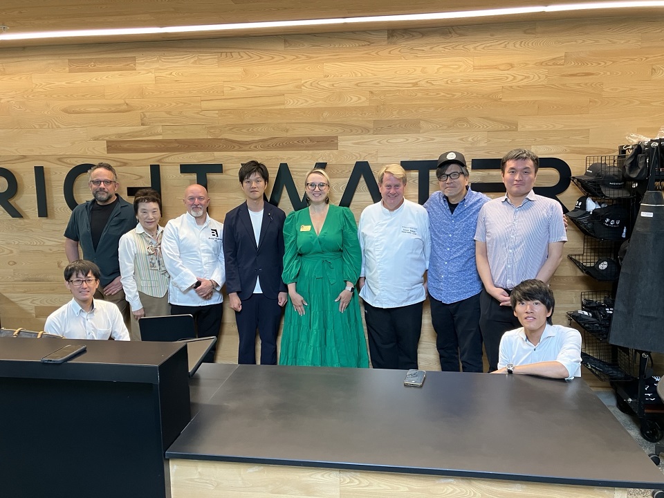 現地の料理人育成学校(ブライトウォーター)での意見交換