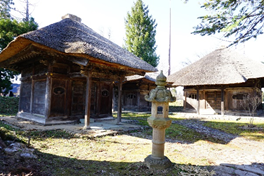 新庄藩主戸沢家墓所