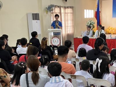 フィリピンの小学校訪問