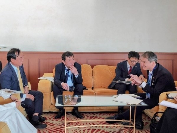 ベトナムとの会談１