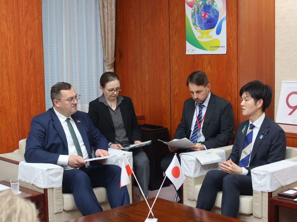 ポーランド農業・農村開発大臣と鈴木大臣との会談の様子