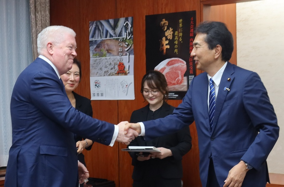 江藤農林水産大臣とジョージ・グラス次期駐日米国大使との会談