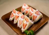 いちごのホイップサンド