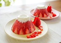 いちごの富士山ゼリー