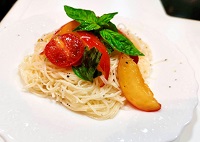 すももの冷製そうめん