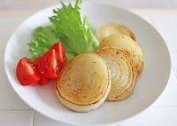 甘みとコツのある新玉ねぎのステーキ