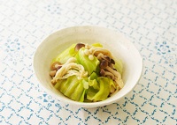 キャベツとぶなしめじ・エノキダケの麺つゆ和え