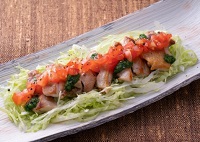 焼き鶏のにんにくパセリペースト添え