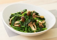 ぶなしめじとほうれん草のバター炒め