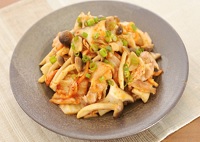 キノコのキムチ炒め