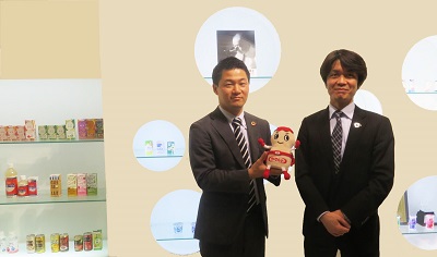 ヤクルト本社にて