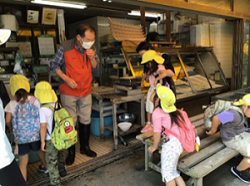 給食はどこから