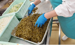 昆布は細く切って実として使う