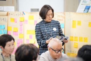 講評する西山教授