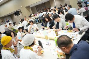 共食でのかそべん試食