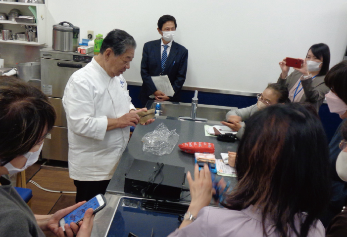 アドバイスをする村田氏