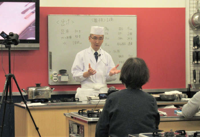 説明する園部氏