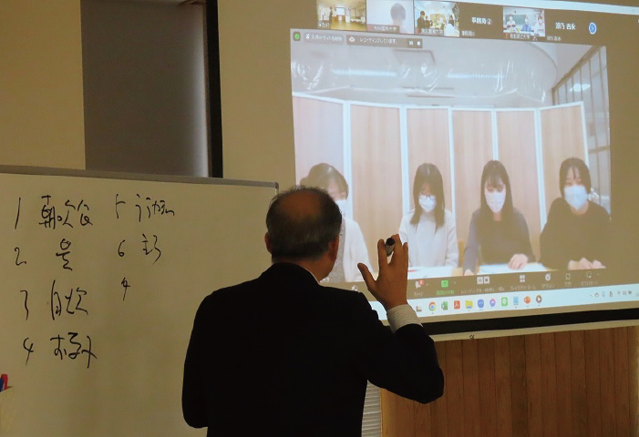 オンライン参加の大学生