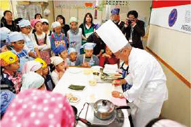 クッキングデモンストレーションの様子