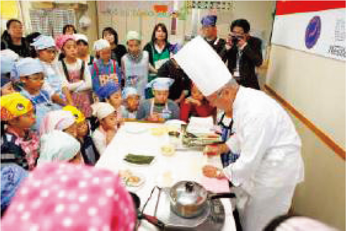 クッキングデモンストレーションの様子