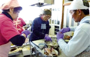 減塩メニューを取り入れた男性向け料理教室（写真）