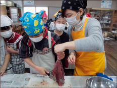 子供への地元食材を活用した料理教室