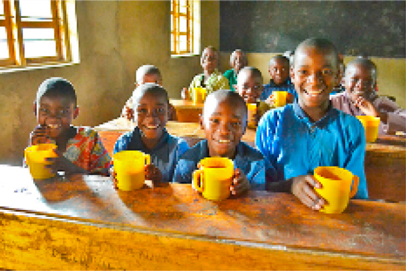 アフリカの開発途上国での給食の様子