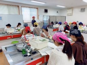 朝食に関する料理教室の様子
