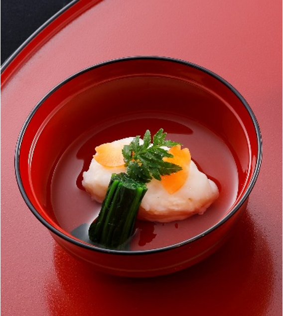 料理と器のバランスが分かる真上からの写真