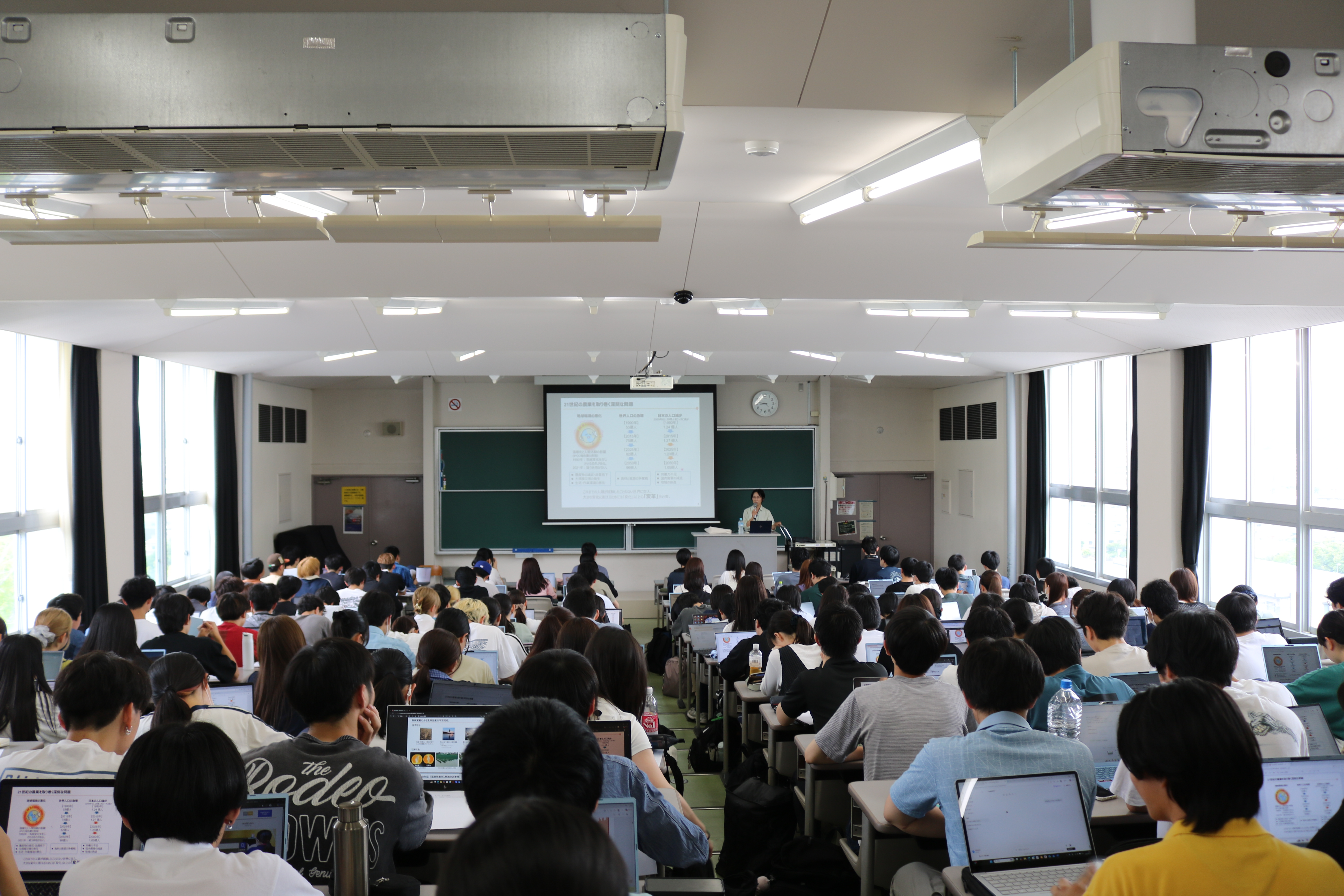 出前授業に多くの学生が参加