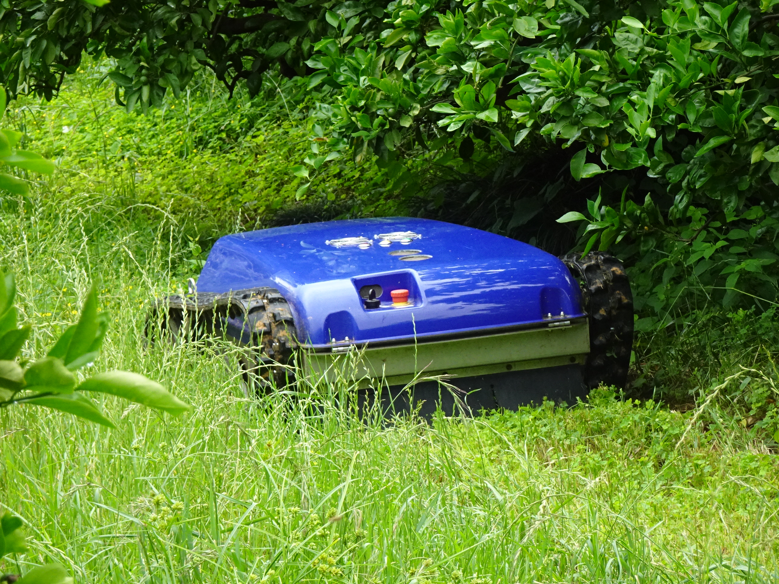 電動ラジコン草刈機
