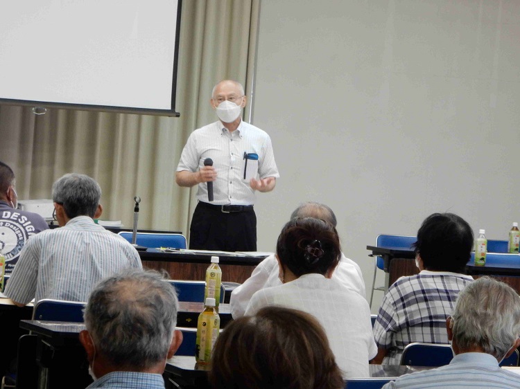 講演する岸地方参事官