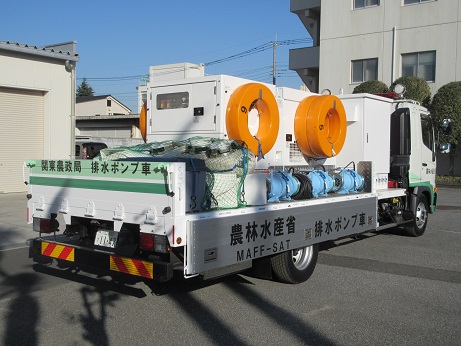 排水ポンプ車