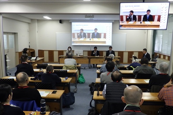 食に関するセミナー「気になる！食品の表示～信頼確保のために～」の講演画像