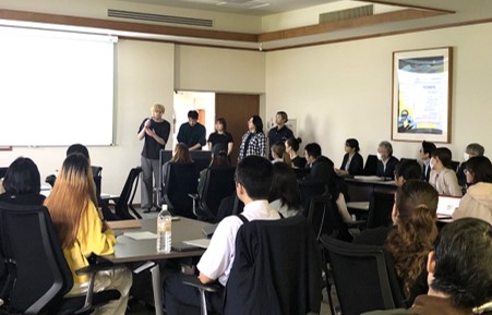 学生からの発表の様子