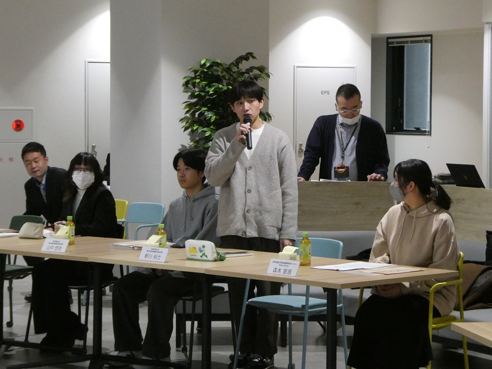 神戸大学で大学生とランチミーティング