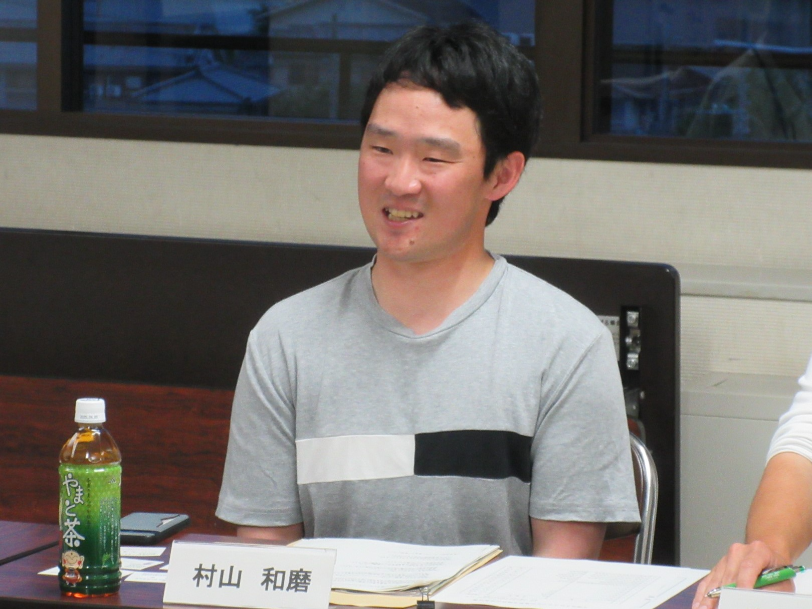 意見を述べる村山会長