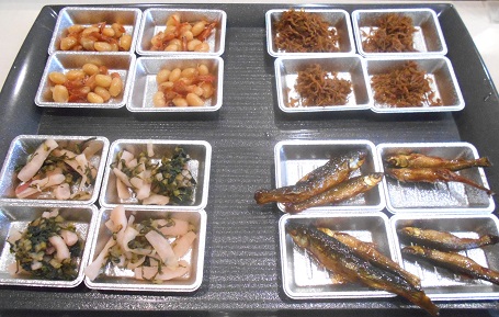 用意されたご飯のおとも