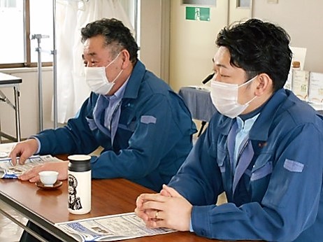 丸安茶業株式会社の社長と部長