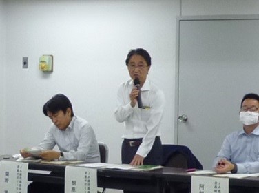 情報提供するJA県中央会桐原主幹