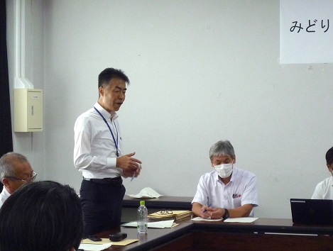 分科会で挨拶する菅谷地方参事官