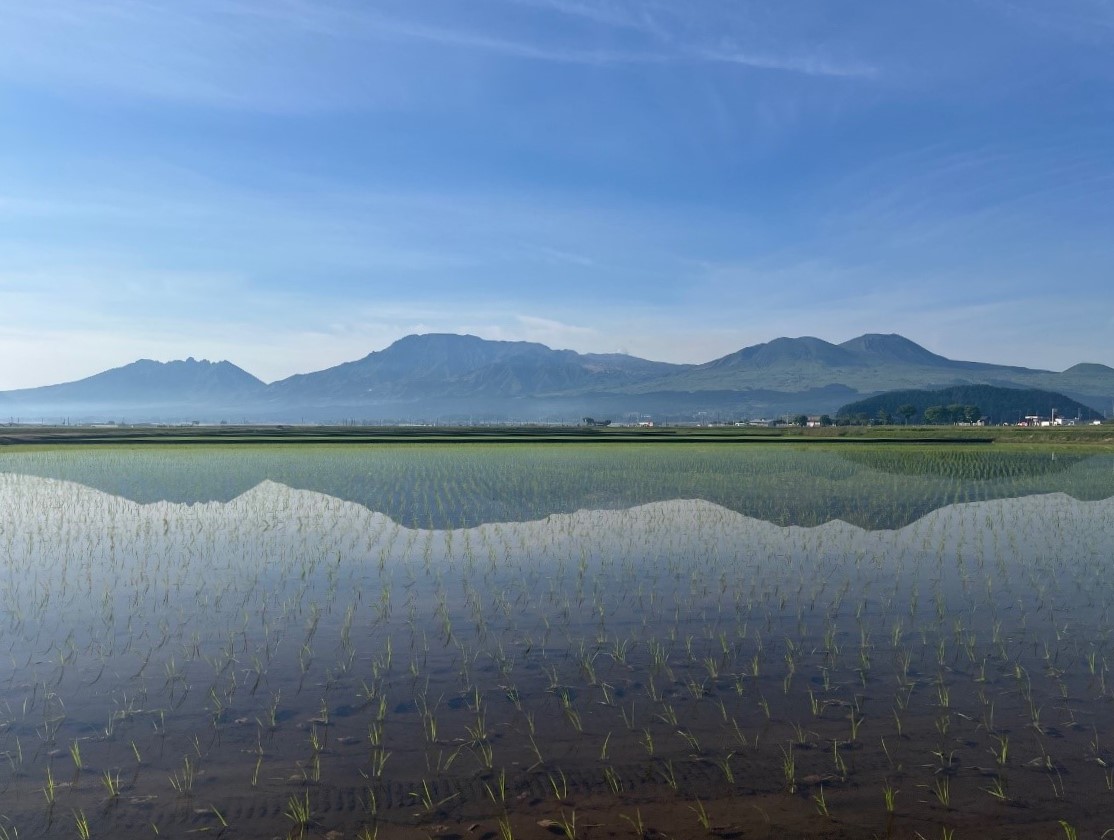 逆さ阿蘇五岳